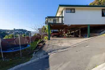 10d Piko Street, Toi Toi