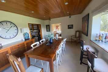 28B Charles Fox Place, Saint Johns