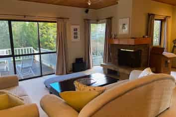 28B Charles Fox Place, Saint Johns