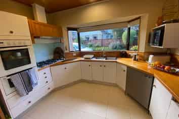 28B Charles Fox Place, Saint Johns