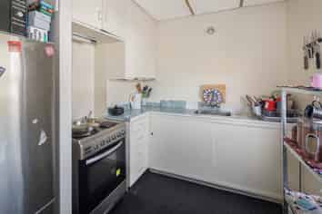 8/4 Ross Street, Kilbirnie