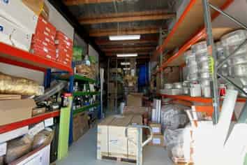 Immaculate & Road frontage