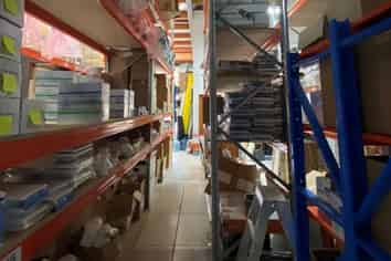 Immaculate & Road frontage