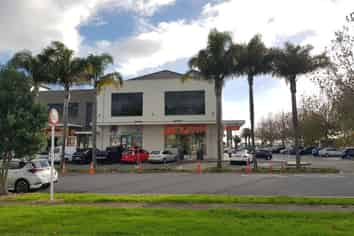 Corner office in Botany Junction
