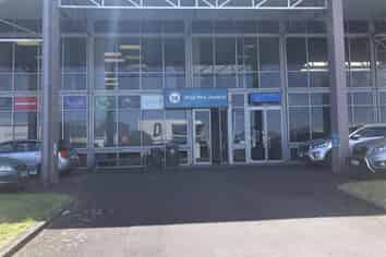 Showroom/Retail + Warehouse on Great South Road