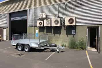 Showroom/Retail + Warehouse on Great South Road