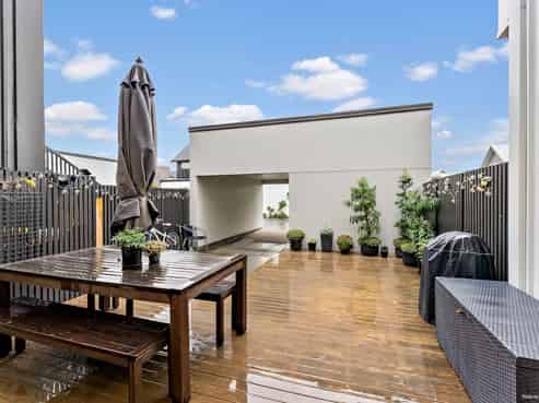 94 Squadron Drive, Hobsonville