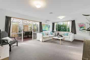 1/1 Cushla Place, Massey