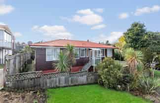 1/1 Cushla Place, Massey