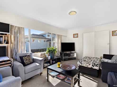 2/59 Rogan Street, Mount Roskill