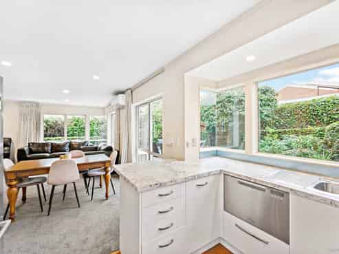 2/24 Steeple Rise, Pakuranga