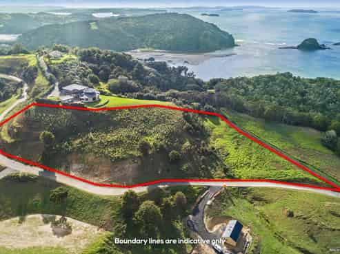 997 Hibiscus Coast Highway, Hatfields Beach