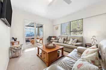 62 Gloria Avenue, Te Atatu Peninsula