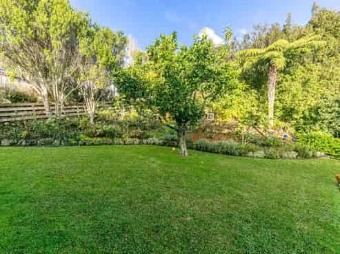 50 Mayfair Cres, Mairangi Bay