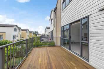 9/172 McLeod Road, Te Atatu South