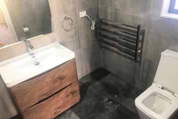 Granny/23A Victory Road, Papatoetoe