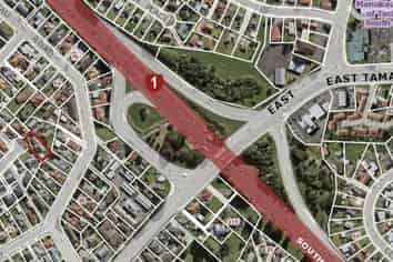 Granny/23A Victory Road, Papatoetoe