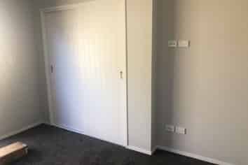 Granny/23A Victory Road, Papatoetoe