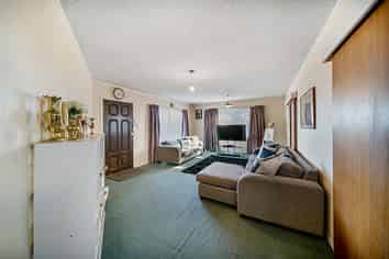 593 Massey Road, Mangere