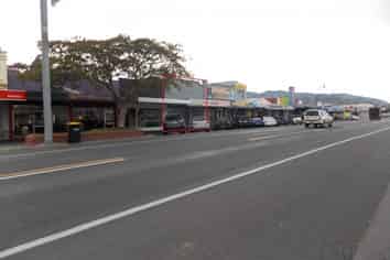 Central main street retail for lease