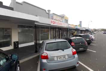 Central main street retail for lease