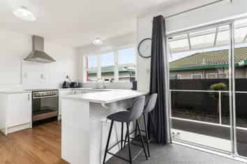 42 Storey Avenue, Forest Lake