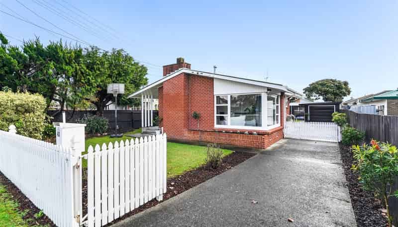 42 Storey Avenue, Forest Lake