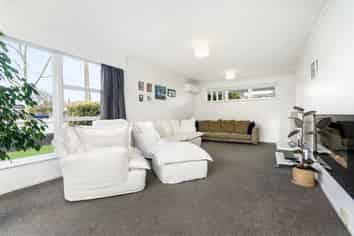 42 Storey Avenue, Forest Lake