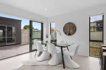 69 Pepene Avenue, Takanini