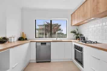 69 Pepene Avenue, Takanini