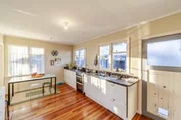 98 Riverbend Road, Maraenui