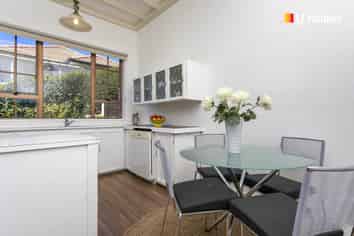 38 Easther Crescent, Kew