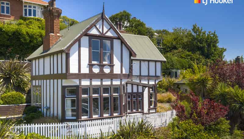 38 Easther Crescent, Kew