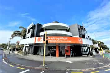 MOVE INTO A FITTED DOMINION ROAD OFFICE