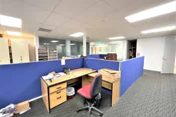 MOVE INTO A FITTED DOMINION ROAD OFFICE