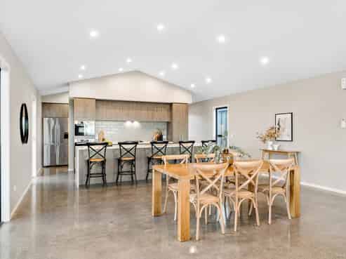 78 Mile Road, Bombay