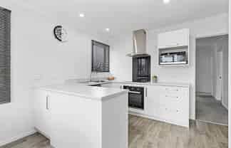 22A Pine Avenue, Bader