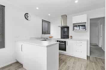 22A Pine Avenue, Bader