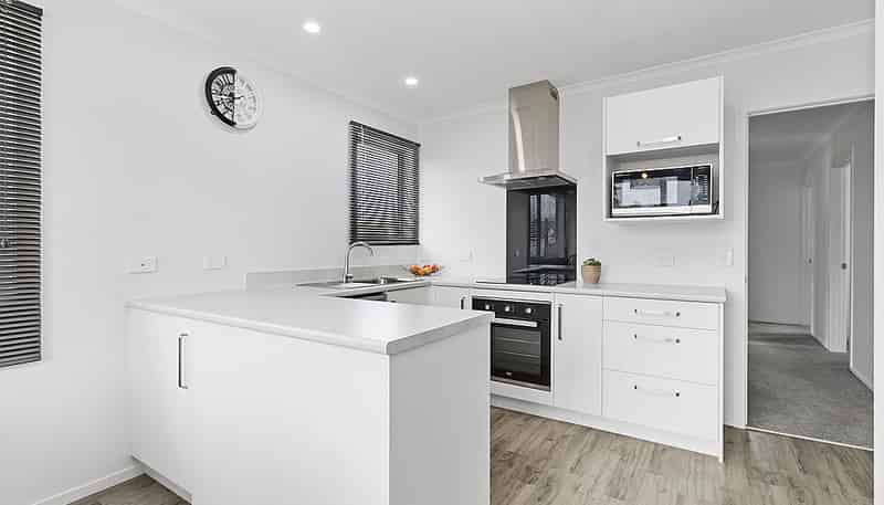 22A Pine Avenue, Bader