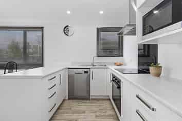 22A Pine Avenue, Bader