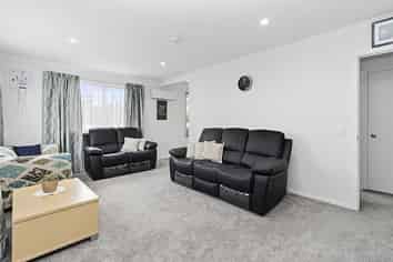 22A Pine Avenue, Bader