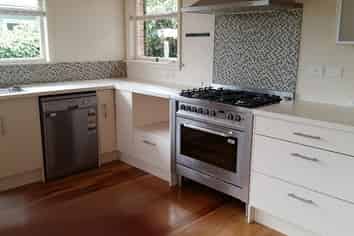 31 Queenwood Avenue, Queenwood