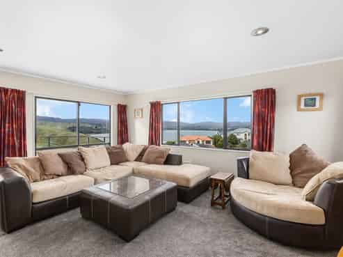 24 St Ives Drive, Camborne