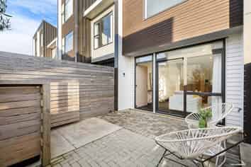 15/15 Chivalry Road, Glenfield