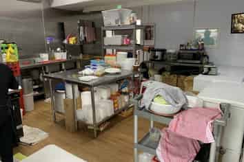 Cafe/Restaurant - Cheap Rent