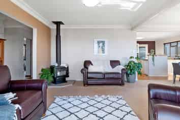 61a Christopher Street, Avenues