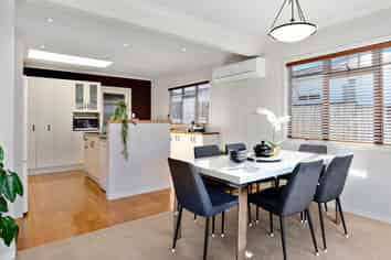 61a Christopher Street, Avenues