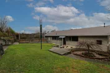 15 Clyde Carr Crescent, Waimataitai