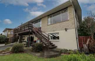 15 Clyde Carr Crescent, Waimataitai