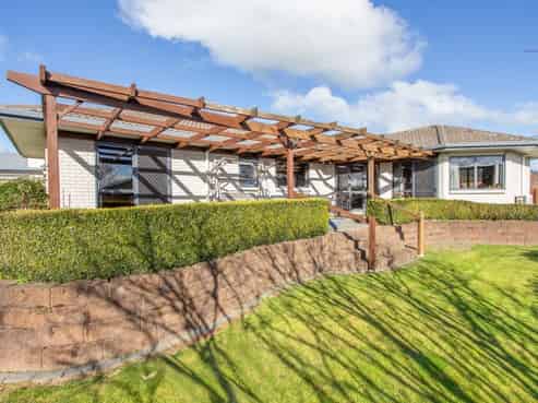 16 Stanley Drive, Lynmore